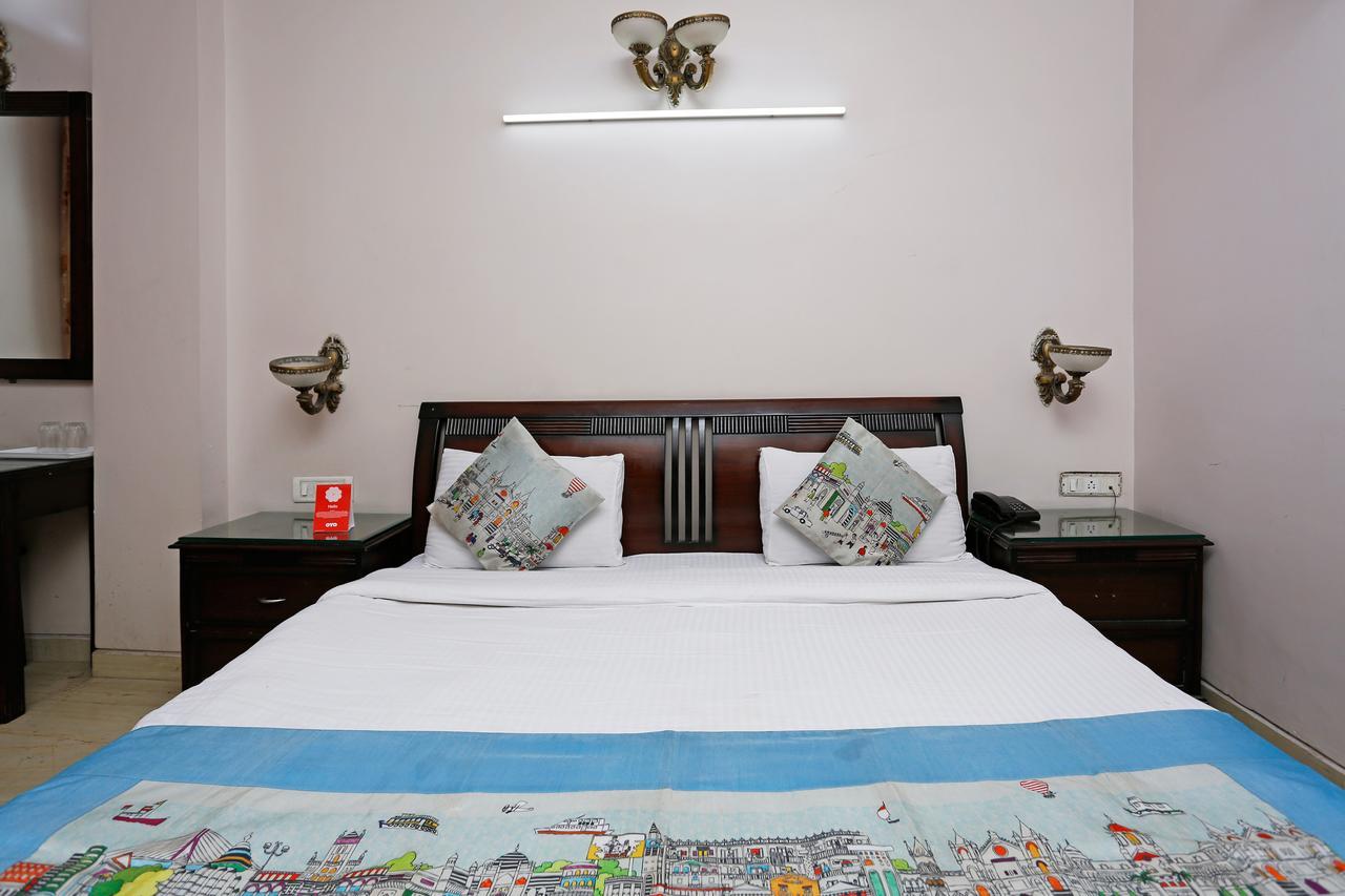 Oyo 5401 Hotel Mid Town Нью-Дели Экстерьер фото