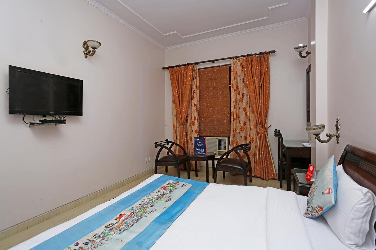 Oyo 5401 Hotel Mid Town Нью-Дели Экстерьер фото